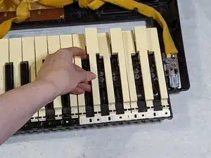 How to Replace the Keys on a Yamaha PSR-330 Piano Keyboard